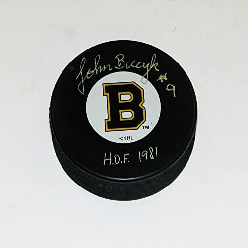 JOHN BUCYK Aláírt Boston Bruins Puck - HOF - Dedikált NHL Korong